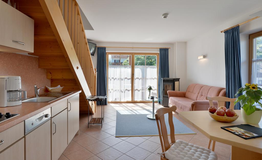 Hotel Theresia Garni Sankt Johann in Tirol Rom bilde