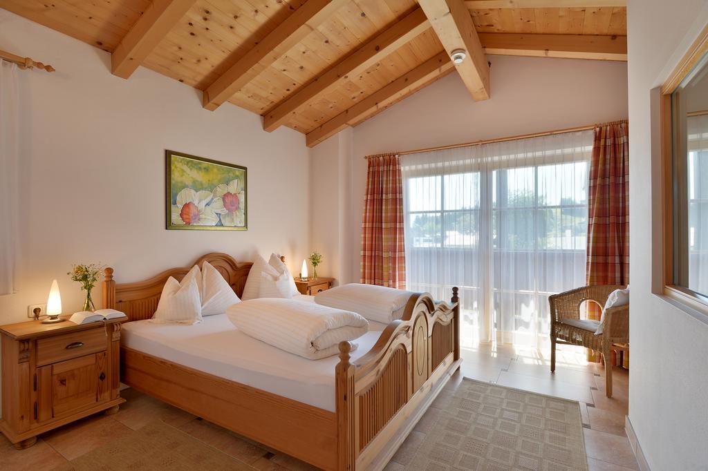 Hotel Theresia Garni Sankt Johann in Tirol Rom bilde