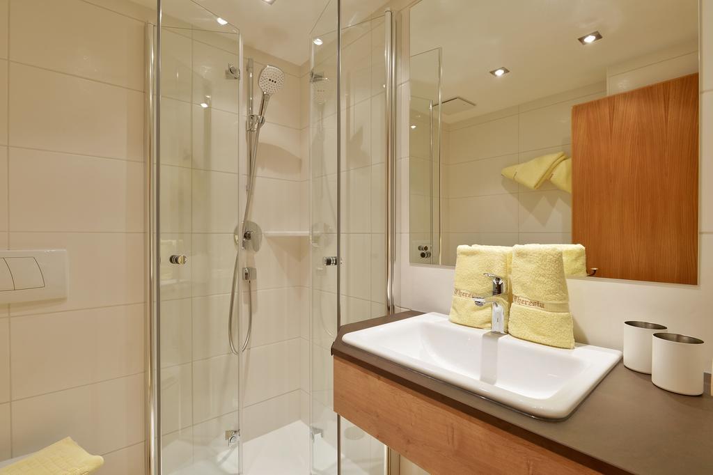 Hotel Theresia Garni Sankt Johann in Tirol Rom bilde