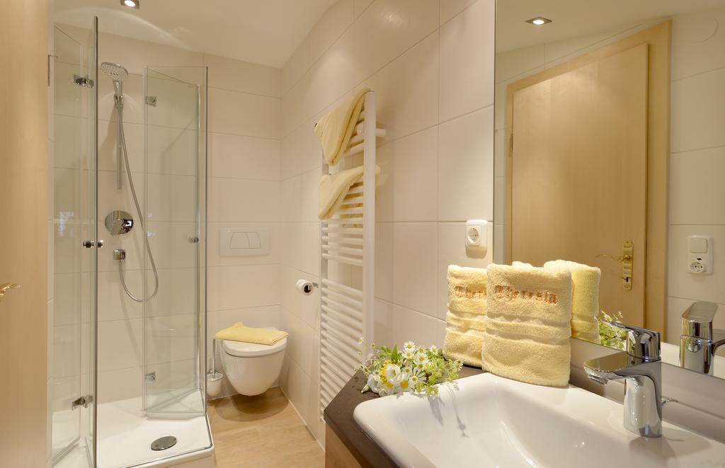 Hotel Theresia Garni Sankt Johann in Tirol Rom bilde